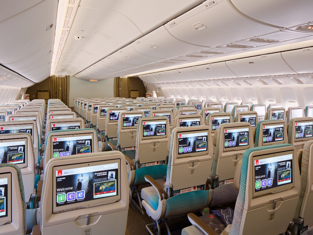 Emirates Boring 777 Economy Class